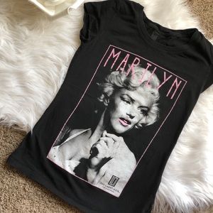 Marilyn Monroe TShirt size small
